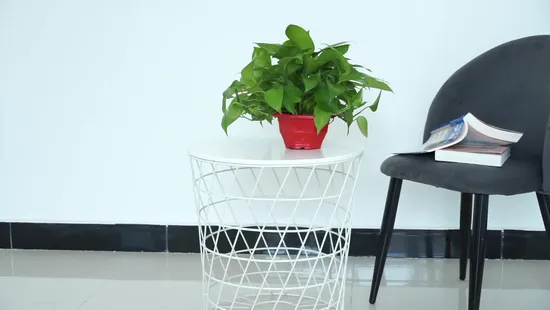 Sedia da ufficio direzionale girevole in rete dal design ergonomico Amazon con appendiabiti e braccioli